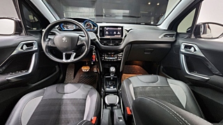 PEUGEOT 2008 2019