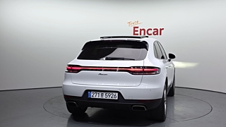 PORSCHE MACAN 2021
