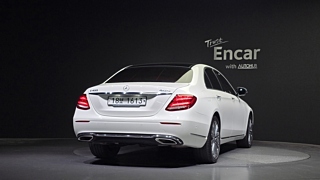 MERCEDES BENZ E-CLASS W213 2019
