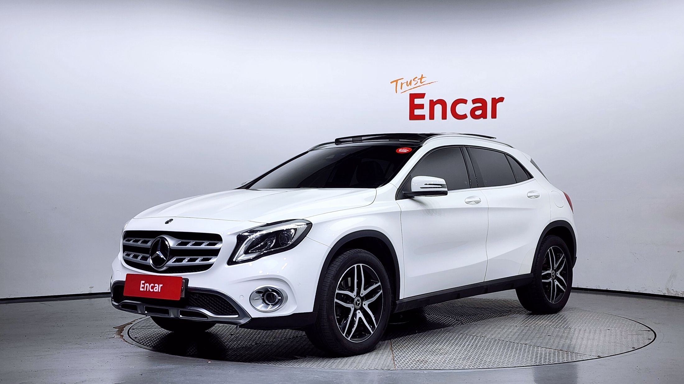 MERCEDES BENZ GLA-CLASS X156 2019