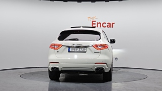 MASERATI LEVANTE 2018