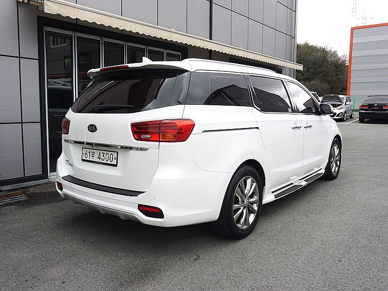 KIA CARNIVAL 2018