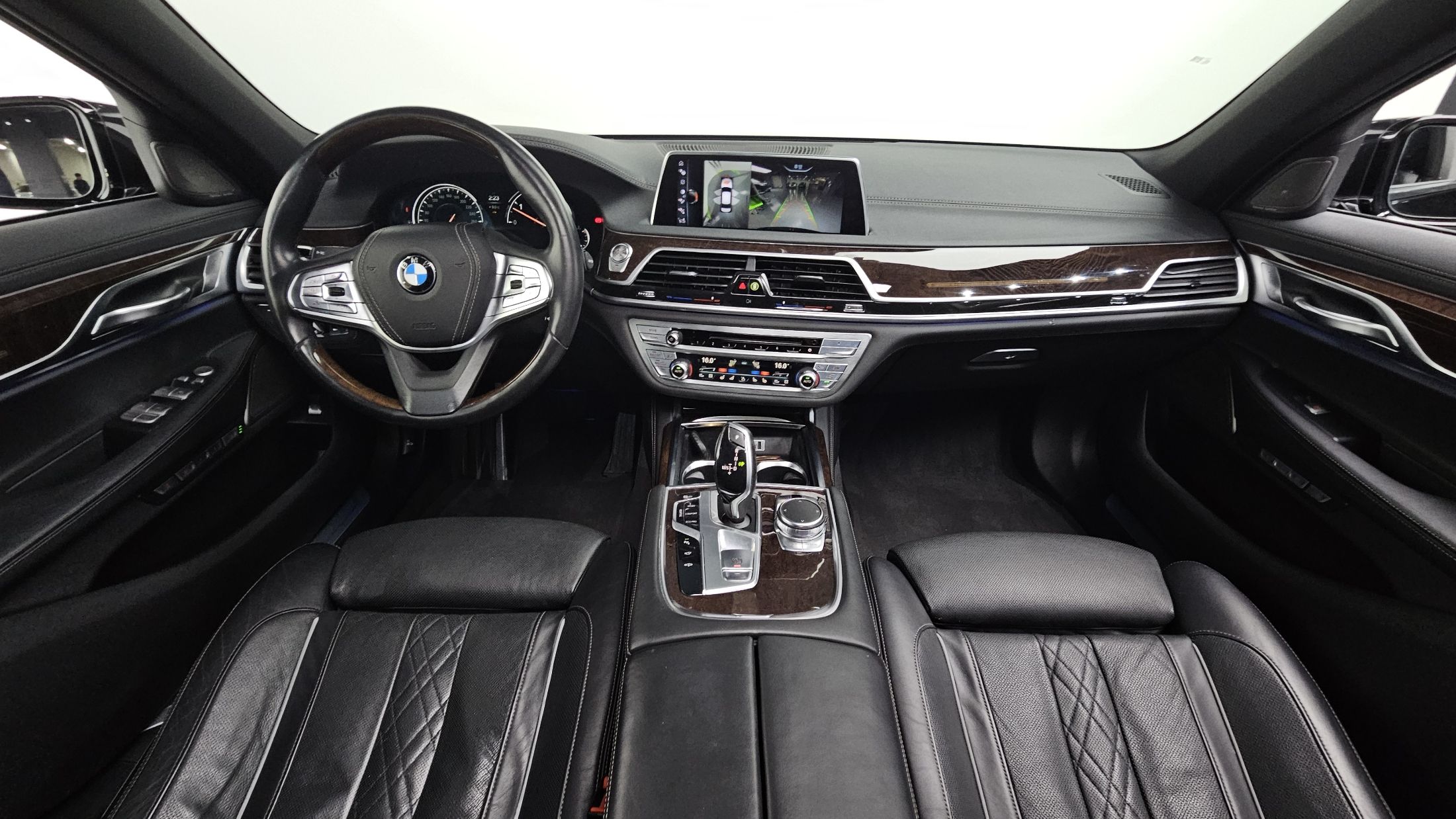 BMW 7-SERIES G11 2016