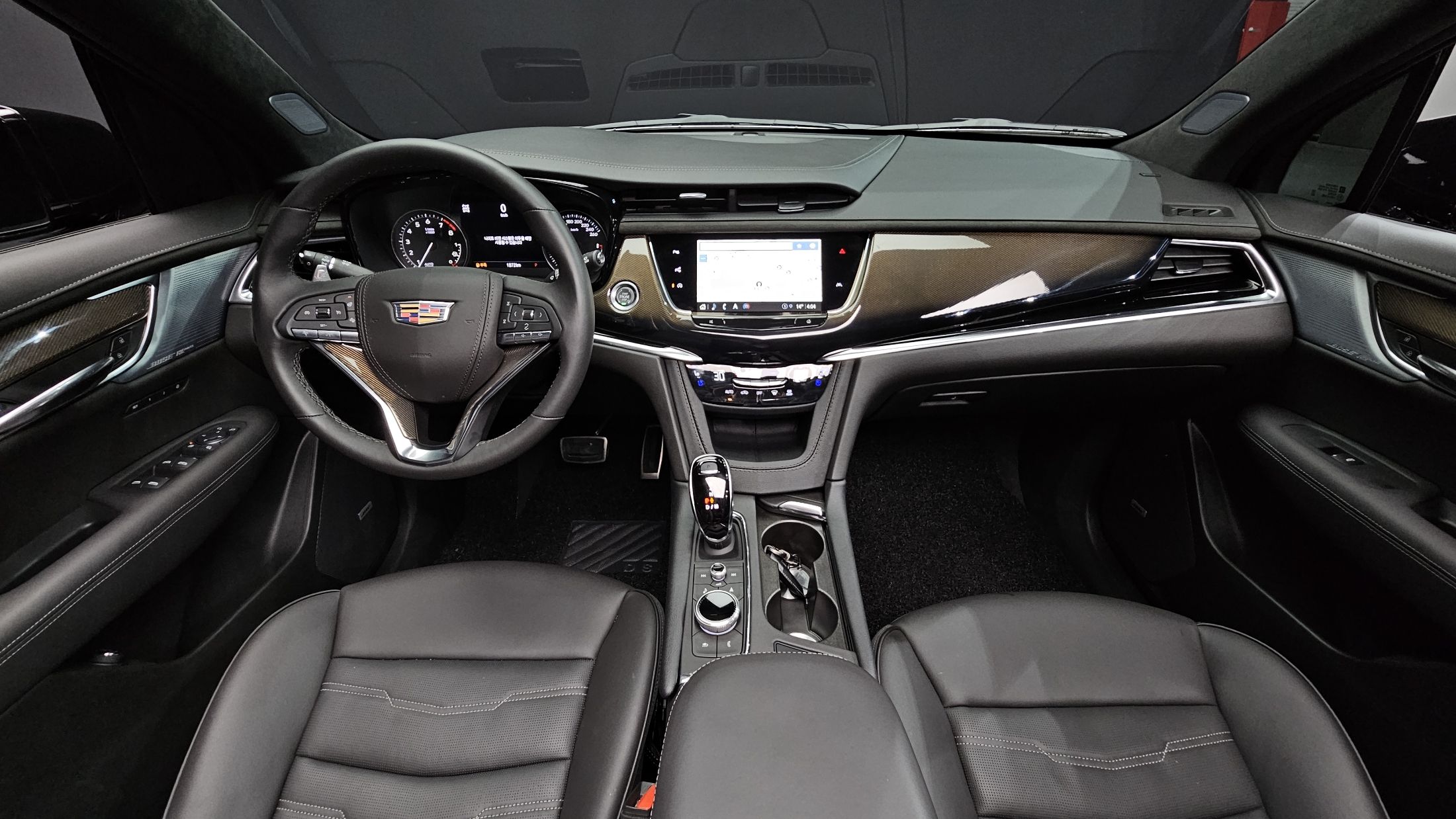 CADILLAC XT6