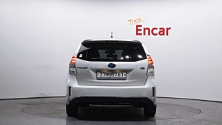 TOYOTA PRIUS V 2016