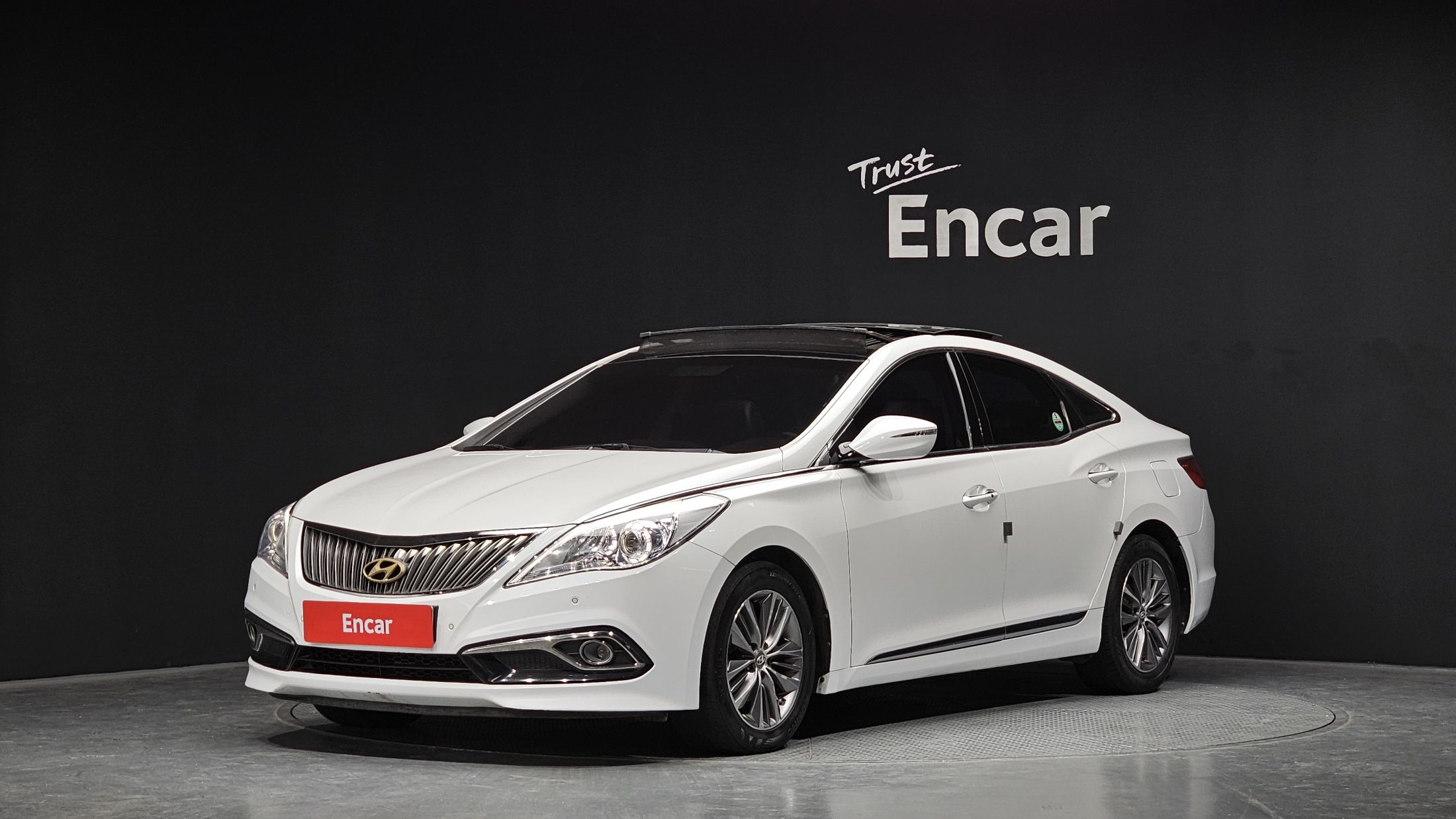 HYUNDAI GRANDEUR HG 2015
