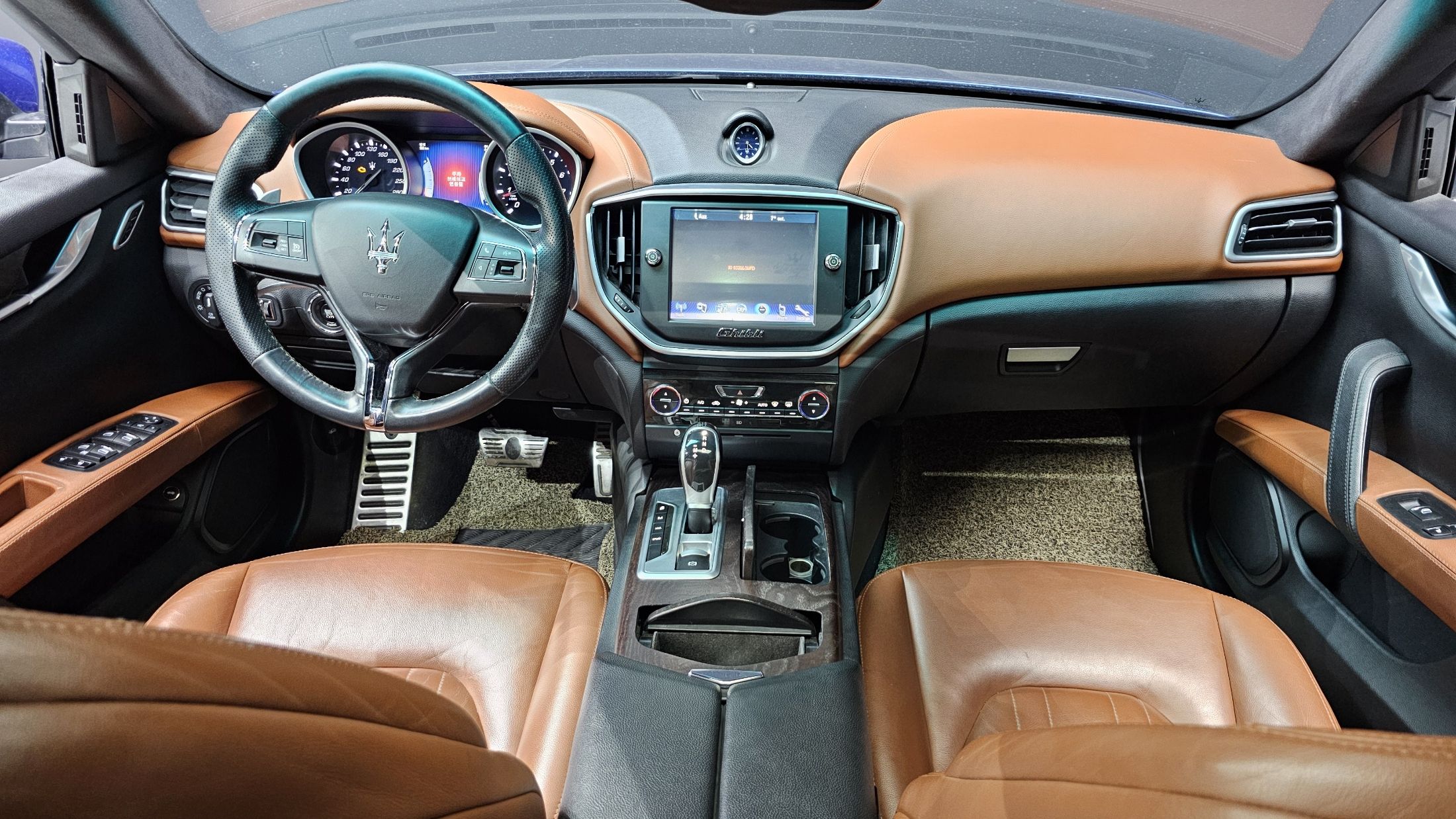 MASERATI GHIBLI 2015
