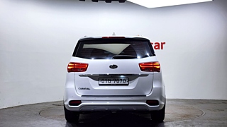 KIA CARNIVAL 2018