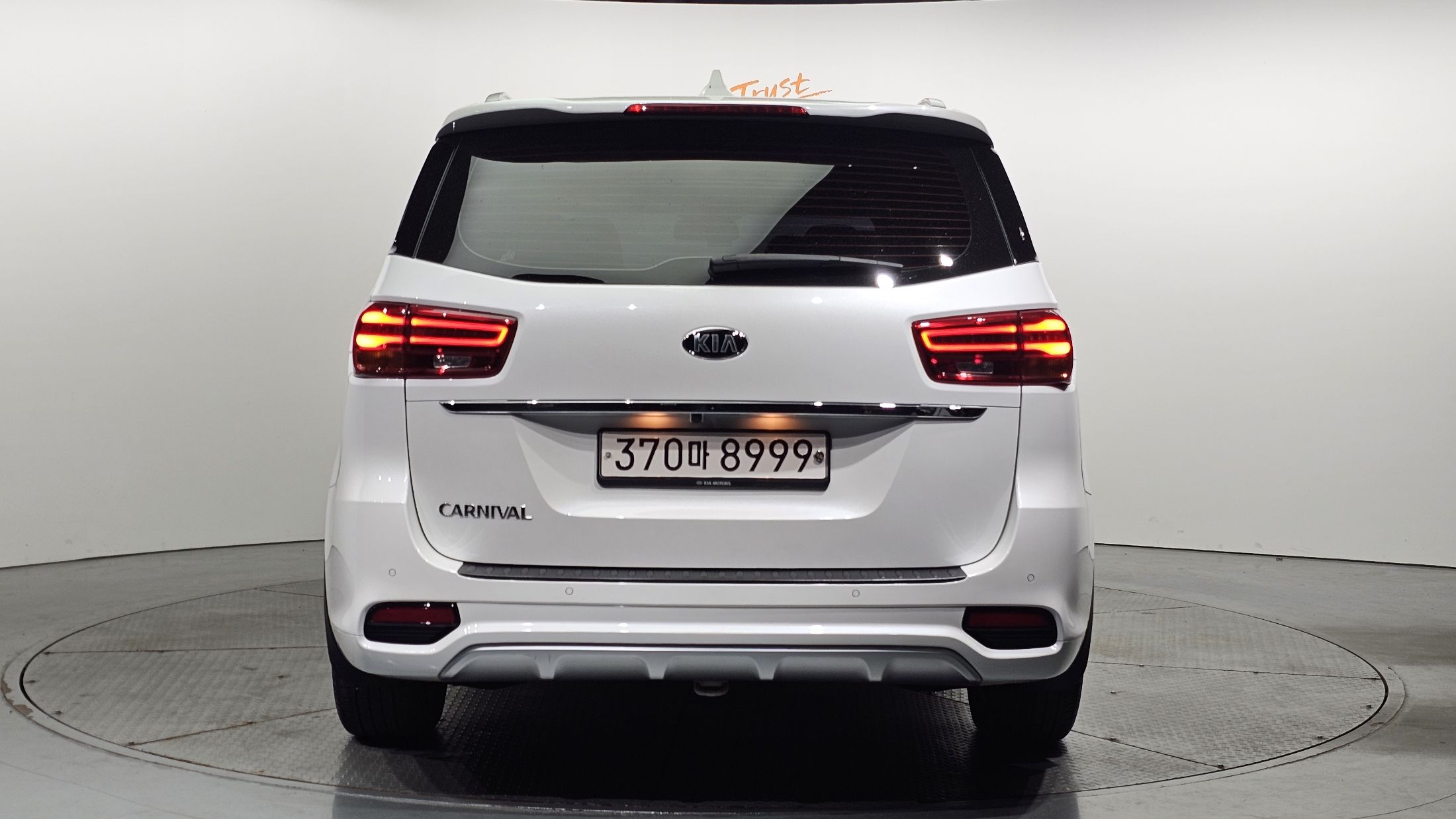 KIA CARNIVAL 2019