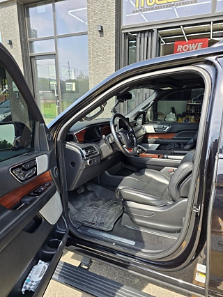 LINCOLN NAVIGATOR 2019