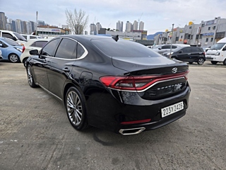HYUNDAI GRANDEUR IG 2016