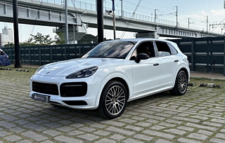 PORSCHE CAYENNE PO536 2023