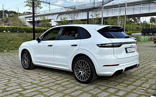 PORSCHE CAYENNE PO536 2023