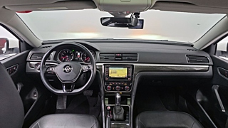 VOLKSWAGEN PASSAT 2018