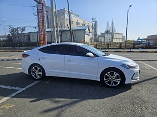 HYUNDAI AVANTE AD 2017