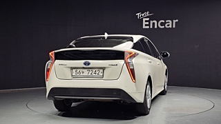 TOYOTA PRIUS 2017