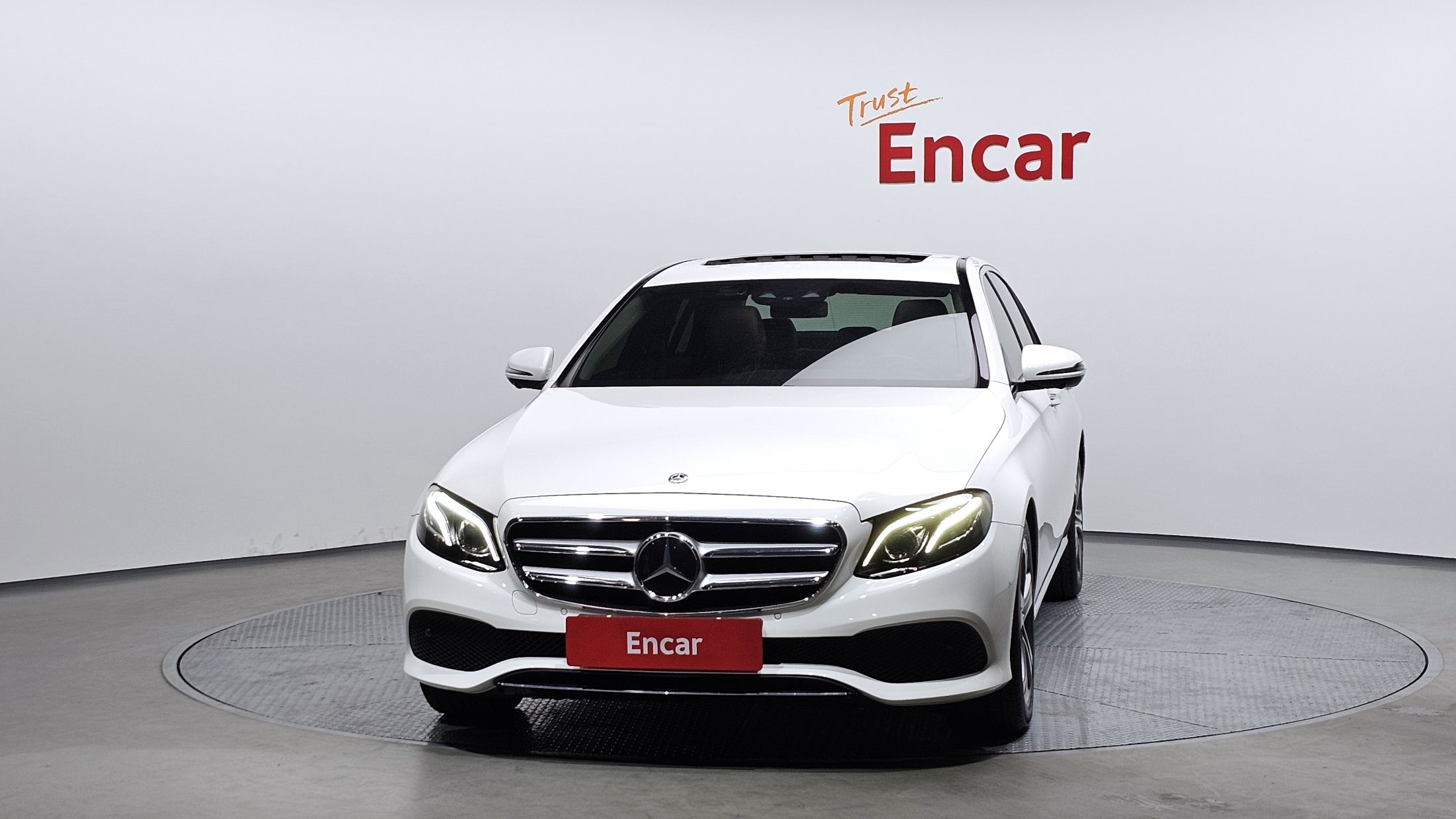MERCEDES BENZ E-CLASS W213 2017