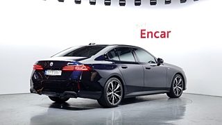 BMW 5-SERIES G60 2023