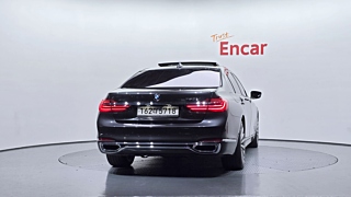 BMW 7-SERIES G11 2016