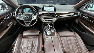 BMW 7-SERIES G11 2016
