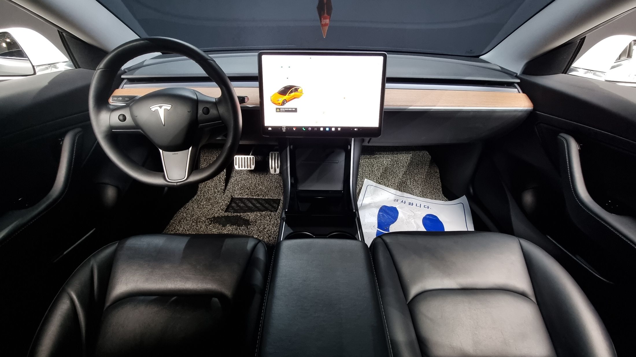 TESLA MODEL 3