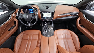 MASERATI LEVANTE 2021