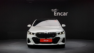 BMW 5-SERIES G60 2024