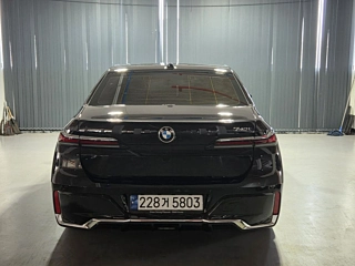 BMW 7-SERIES G70 2023