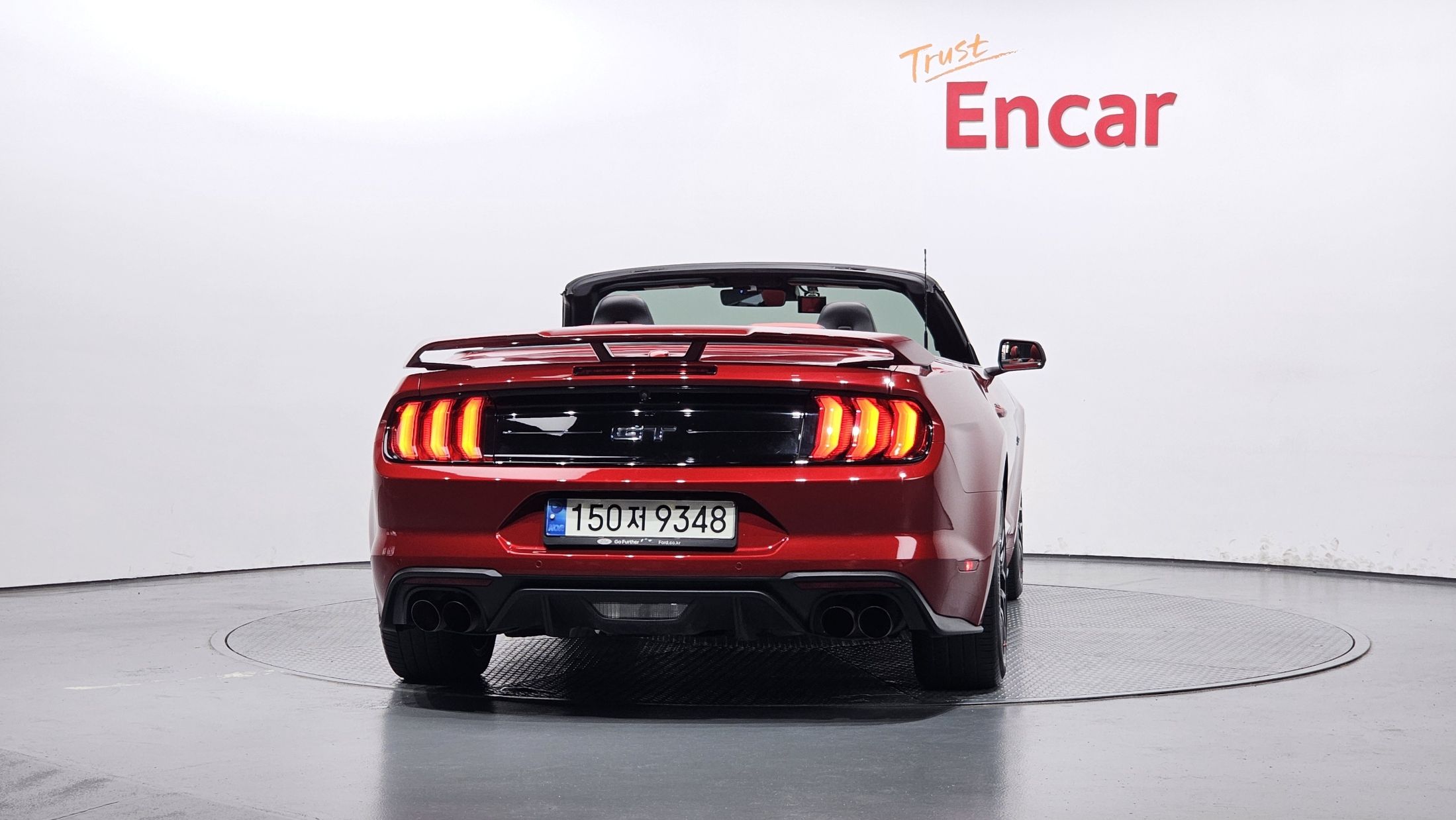 FORD MUSTANG