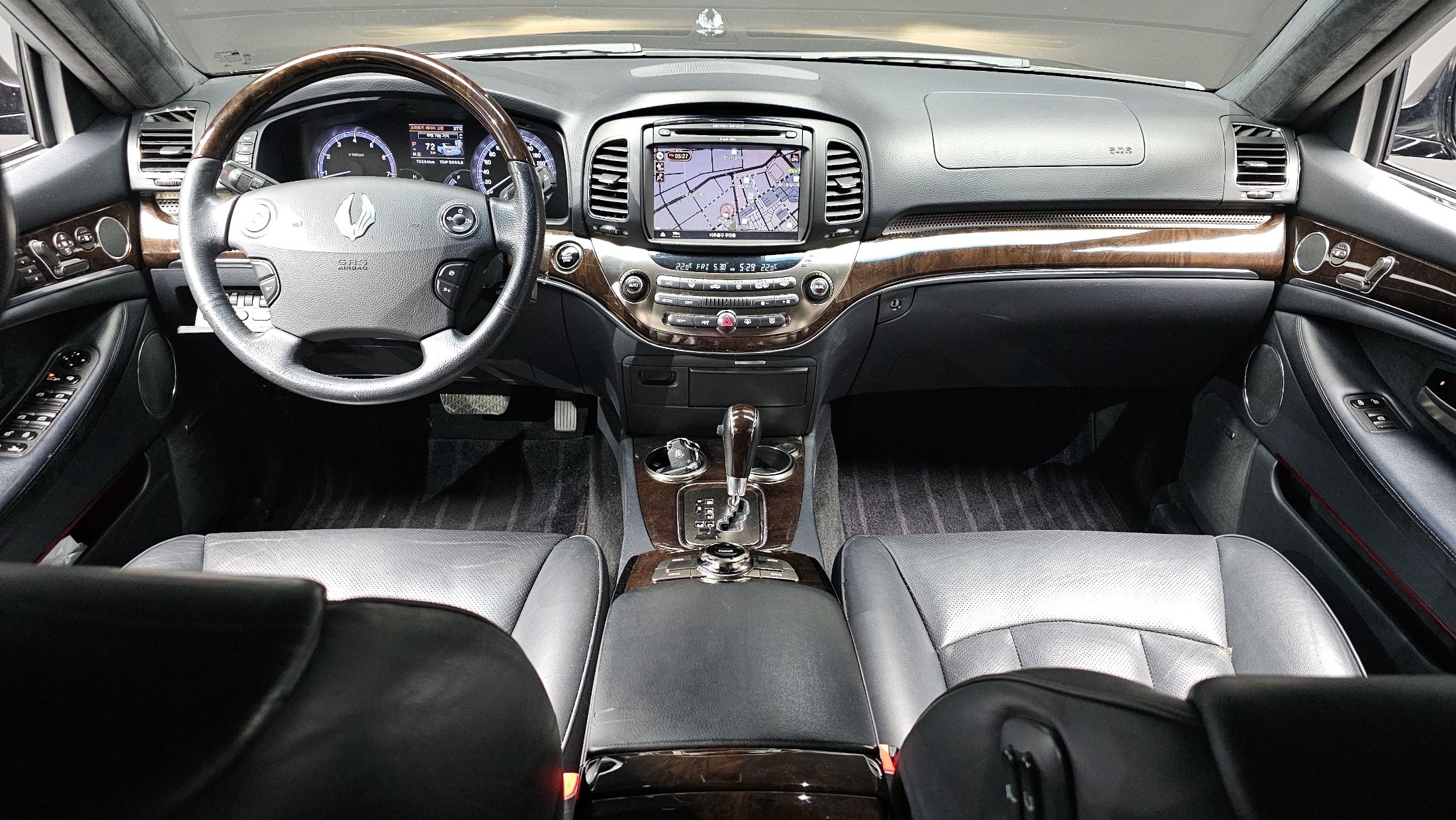 SSANGYONG CHAIRMAN W 2012