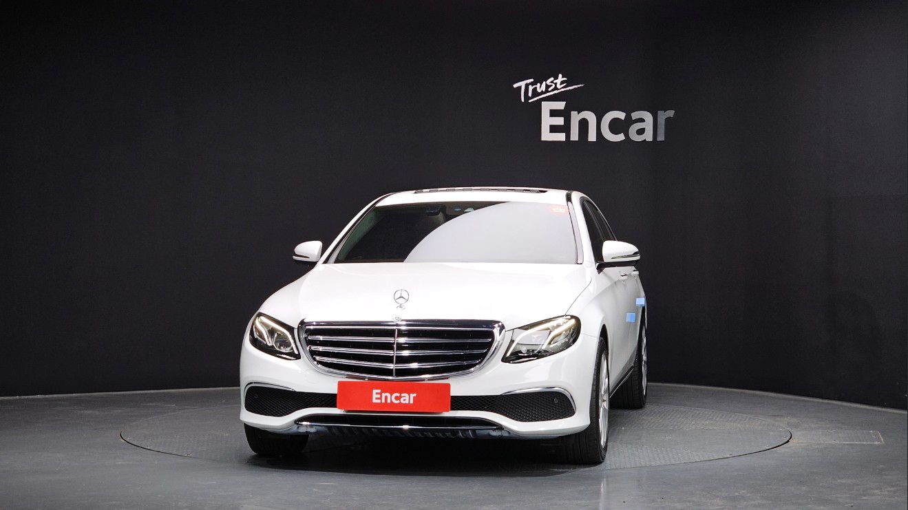MERCEDES BENZ E-CLASS W213 2019
