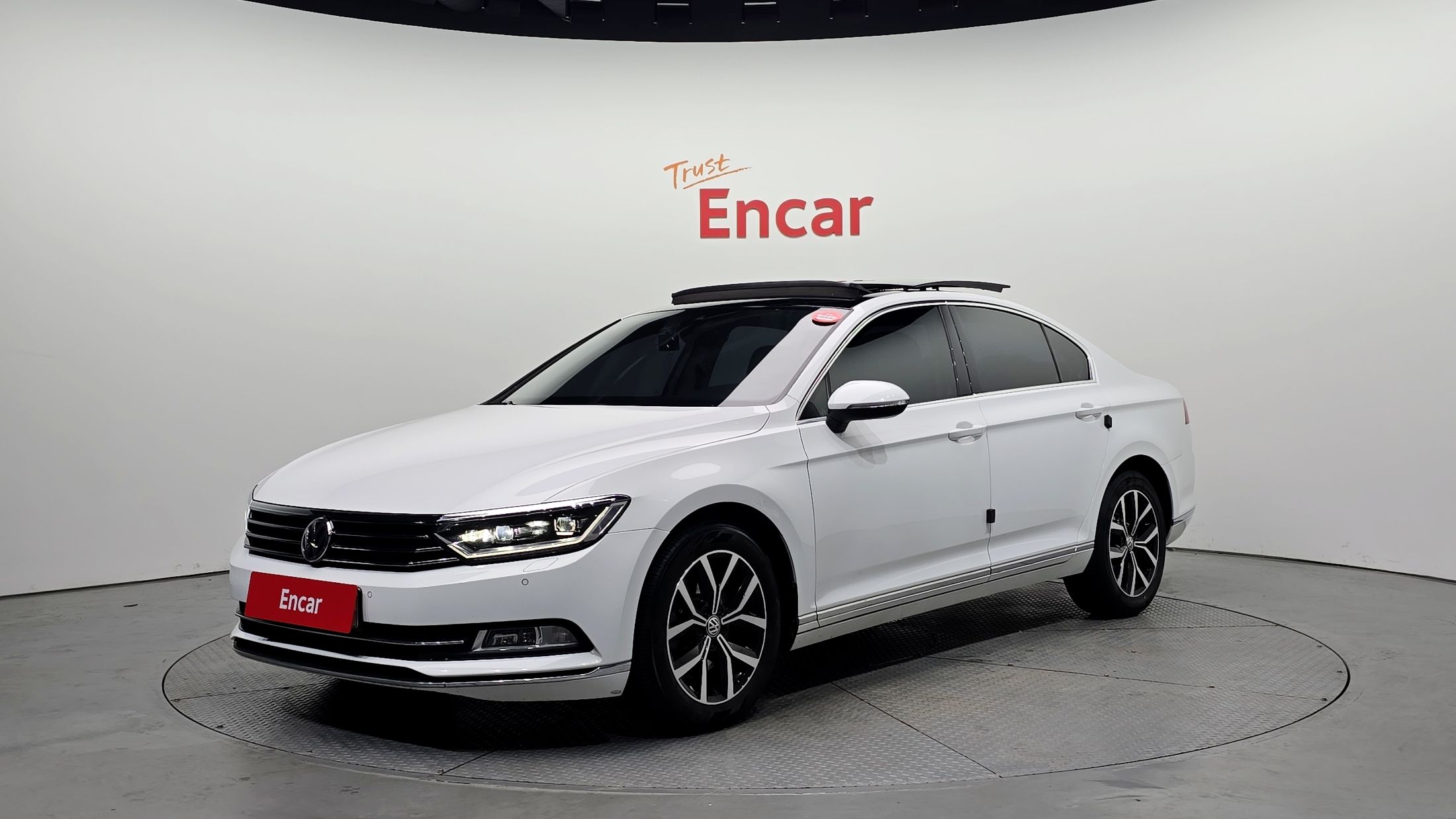 VOLKSWAGEN PASSAT GT B8 2018