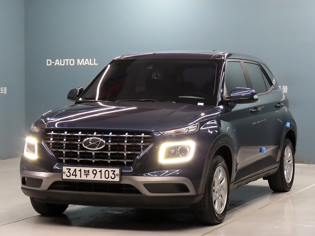 HYUNDAI VENUE