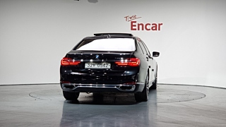 BMW 7-SERIES G11 2016