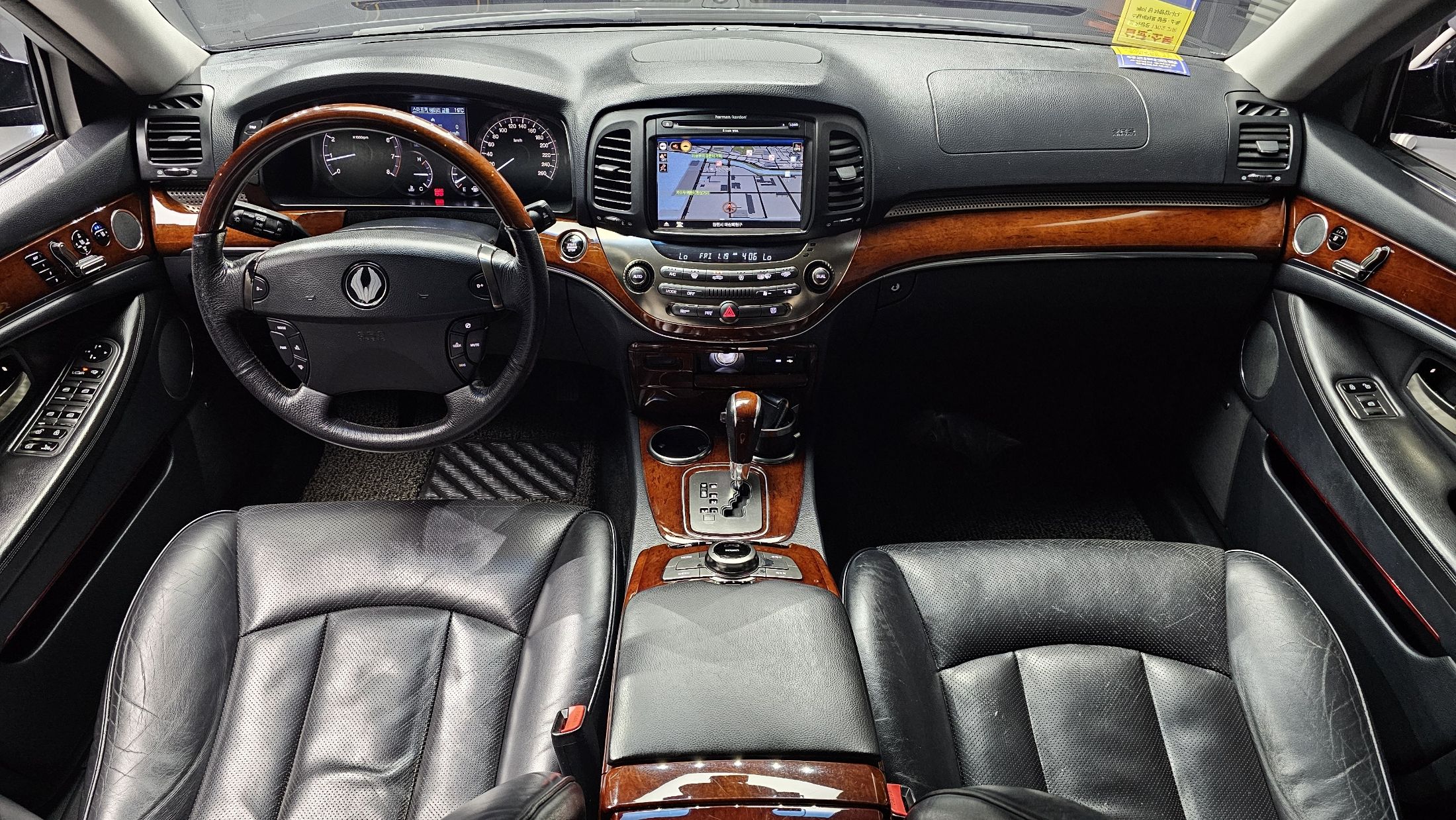 SSANGYONG CHAIRMAN W 2010