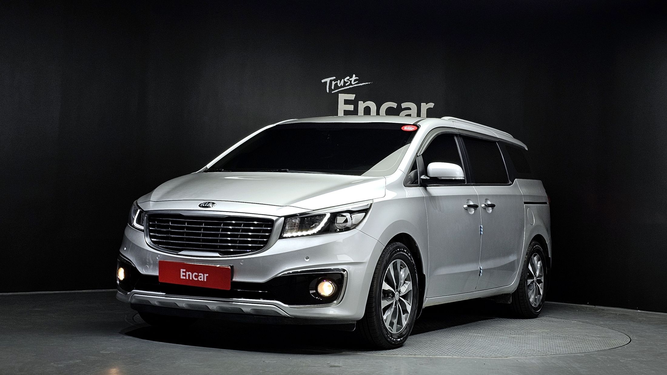 KIA CARNIVAL 2015