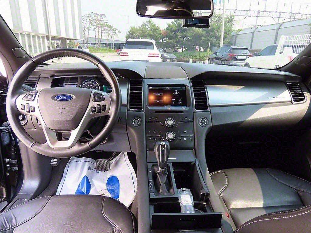 FORD TAURUS