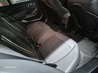 BMW 1-SERIES F40 2020