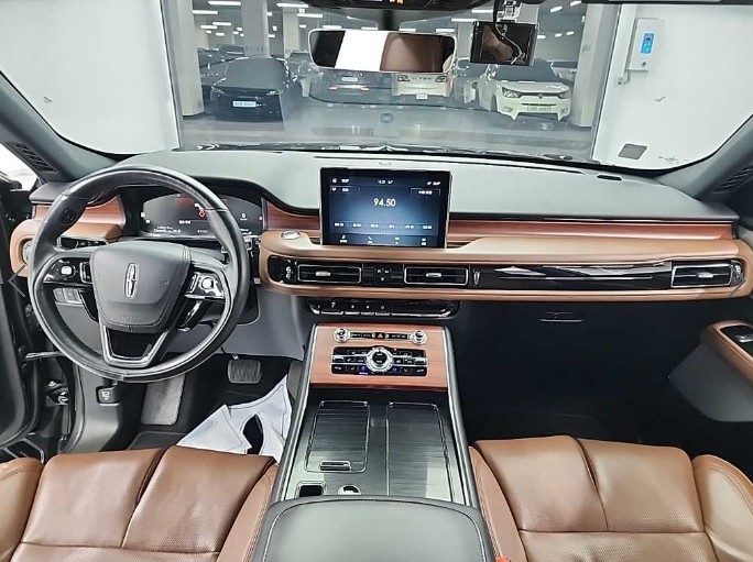 LINCOLN AVIATOR