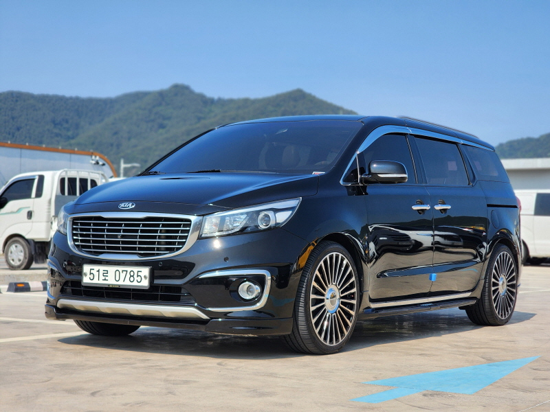 KIA CARNIVAL
