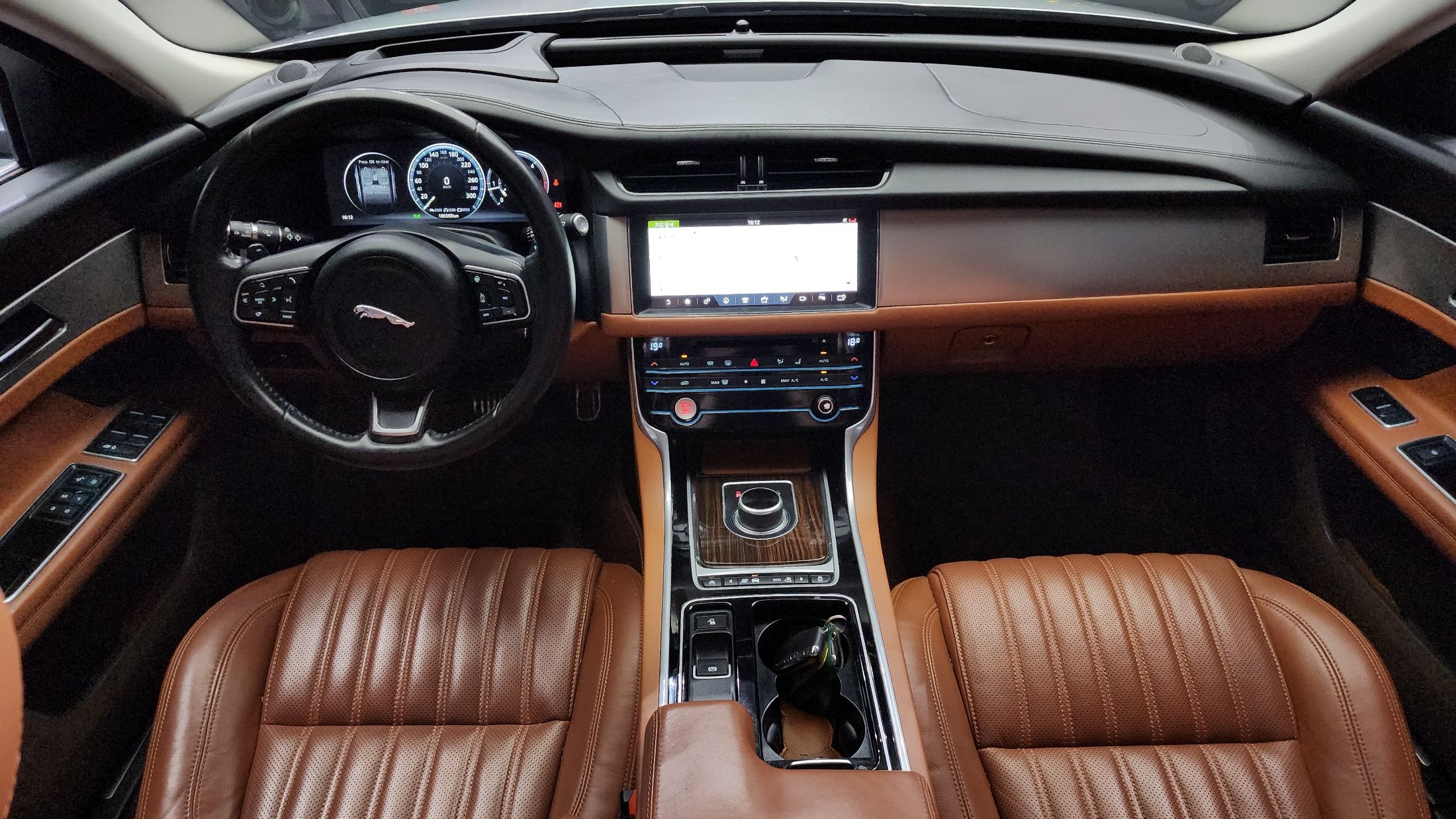 JAGUAR XF X260 2016