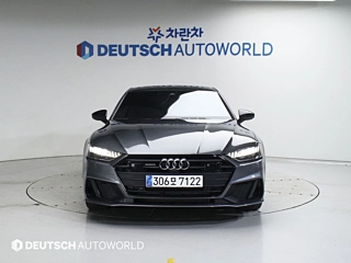 AUDI A7 4K 2023