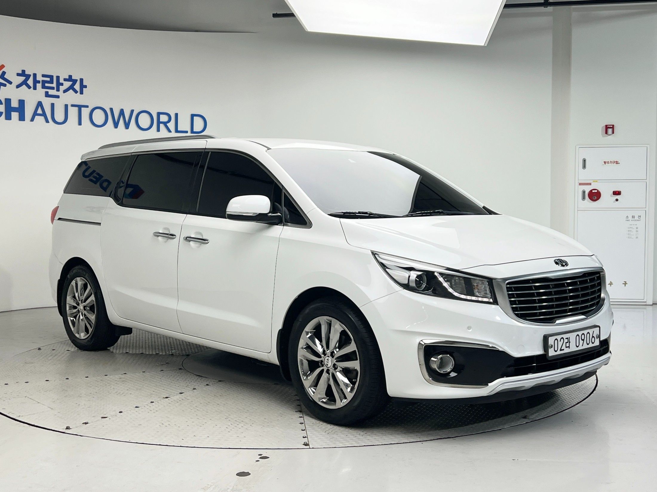 KIA CARNIVAL 2015