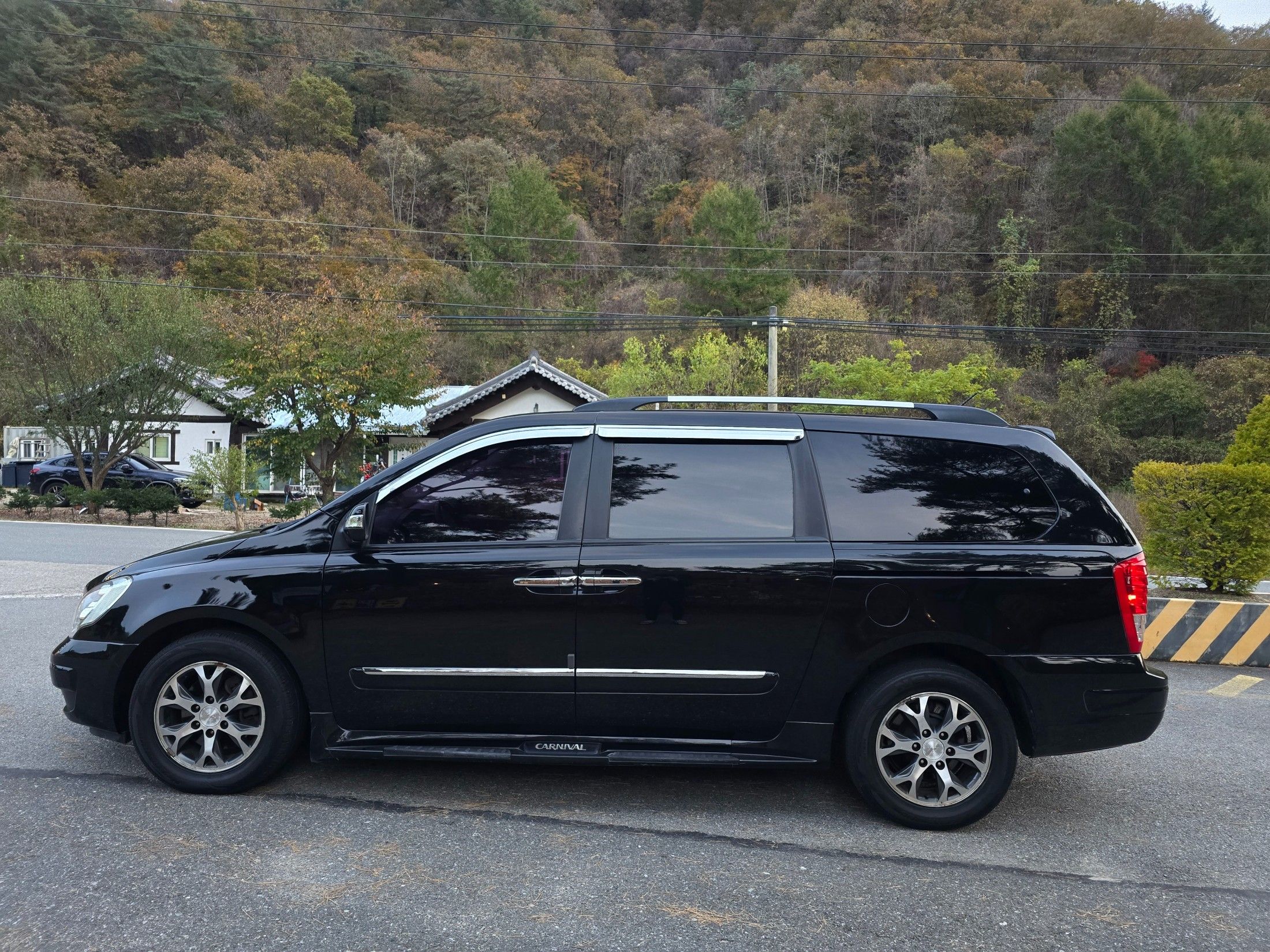 KIA CARNIVAL R 2013