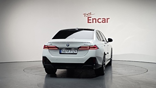 BMW 5-SERIES G60 2024