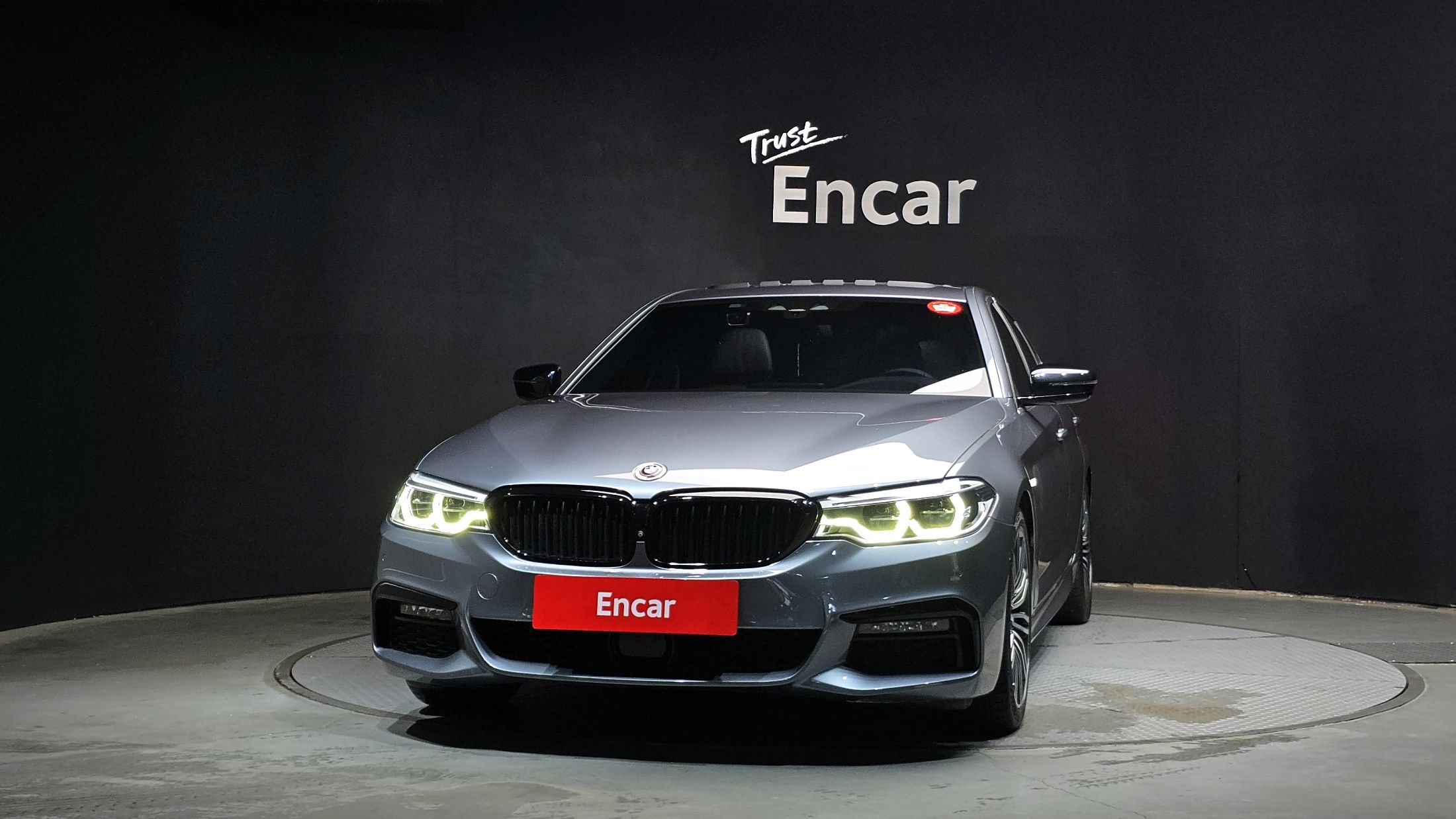 BMW 5-SERIES G30 2019