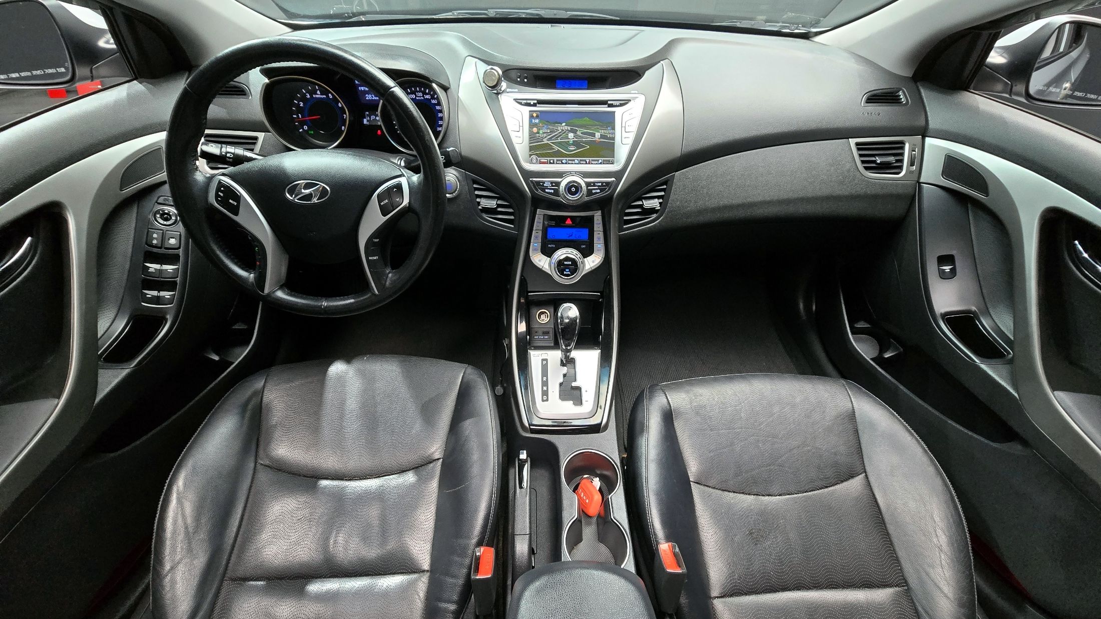 HYUNDAI AVANTE MD 2012
