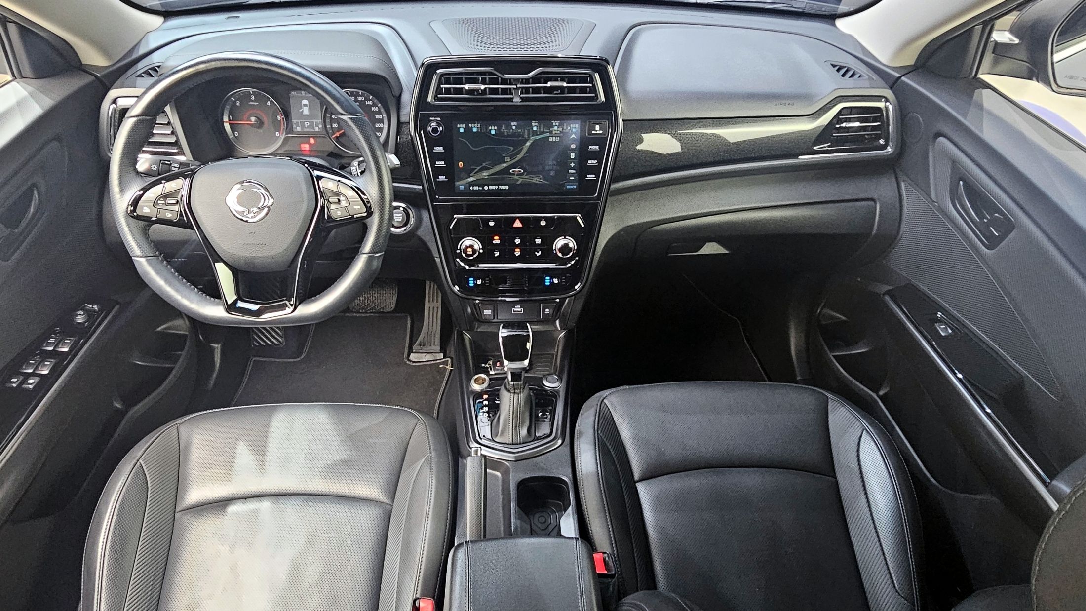 SSANGYONG TIVOLI VERY NEW 2020