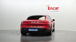 PORSCHE TAYCAN 2021
