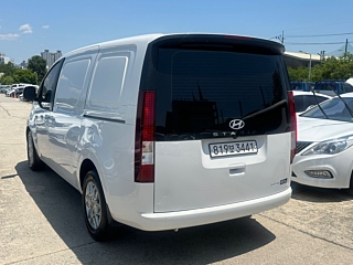 HYUNDAI STARIA 2024